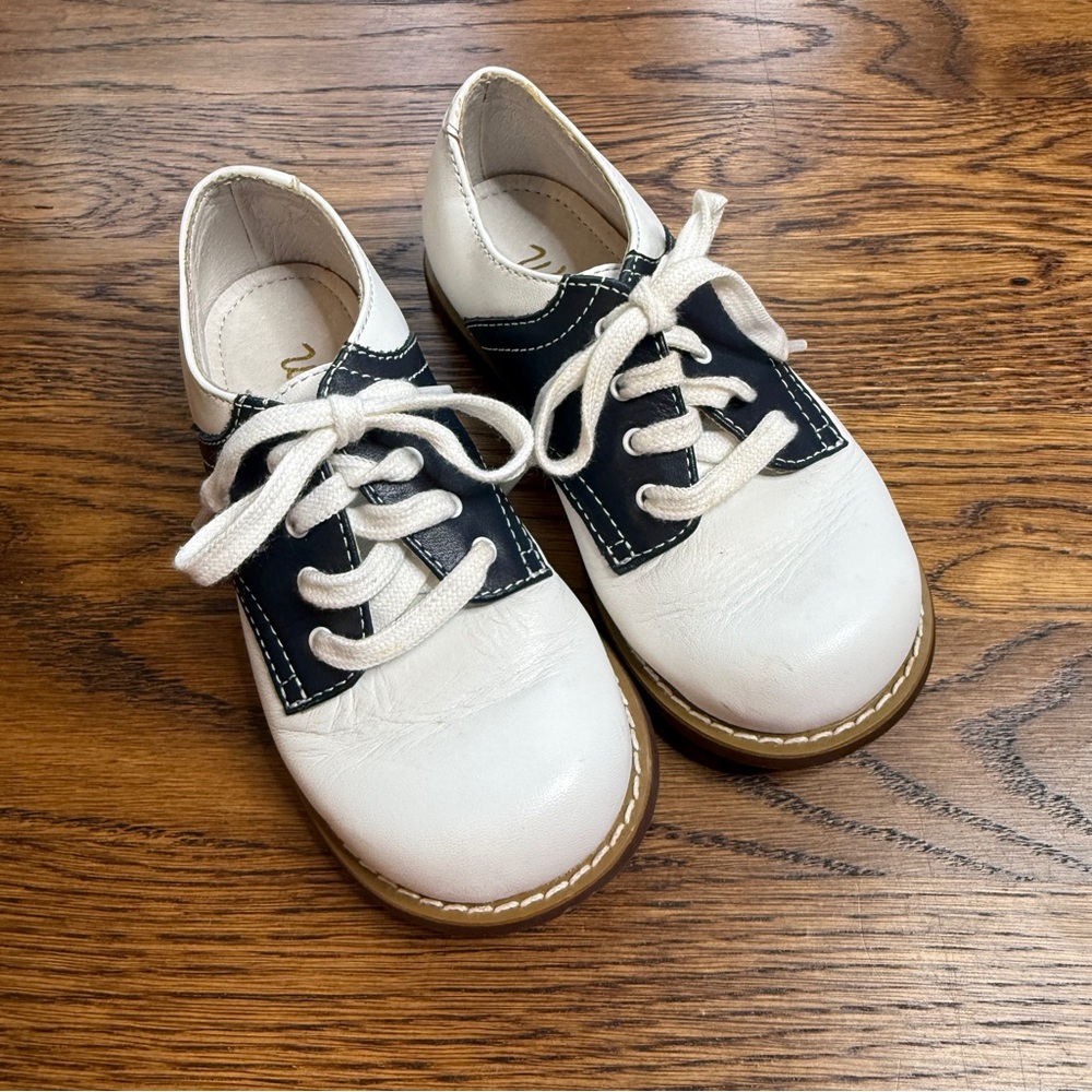 Willets Boys Classic Chris Navy and White Lace-Up Saddle Oxford Shoes 8.5